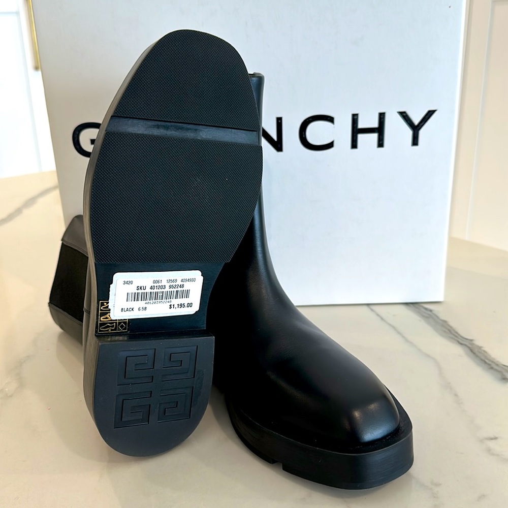 Givenchy Chelsea Boots - Picture 6 of 9
